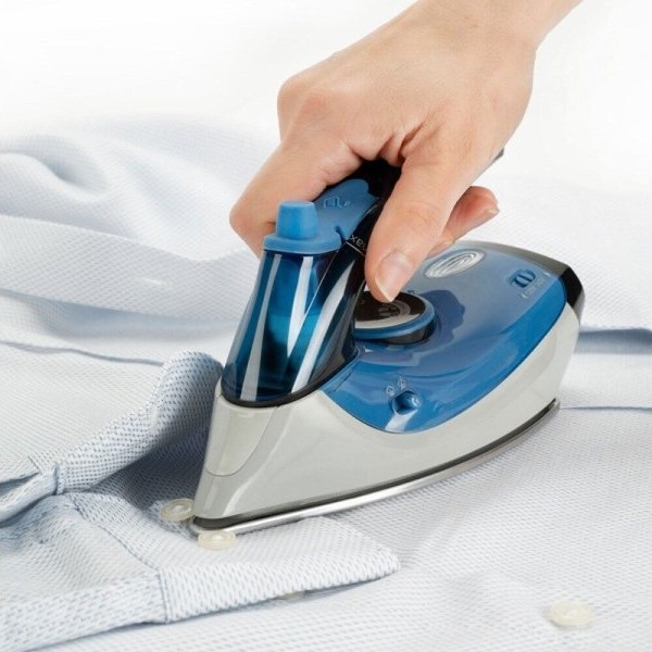BLACK&DECKER Putna pegla BXIR1000E