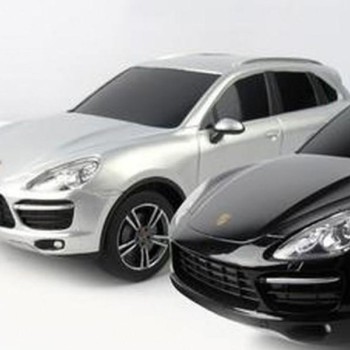 RASTAR RC Porsche Cayenne 1:24 (crni, beli)