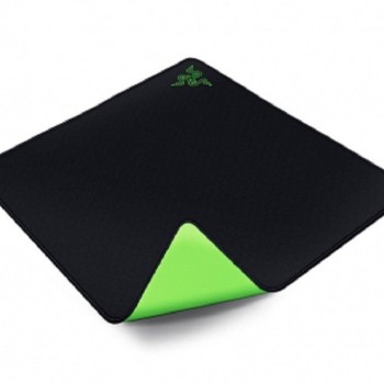 RAZER Gigantus (RZ02-01830200-R3M1)